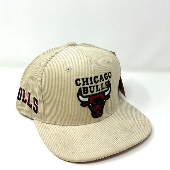 Mitchell & Ness Chicago Bulls Corduroy Snapback Off White Hat Cap NWT RED Brim - Picture 1 of 6